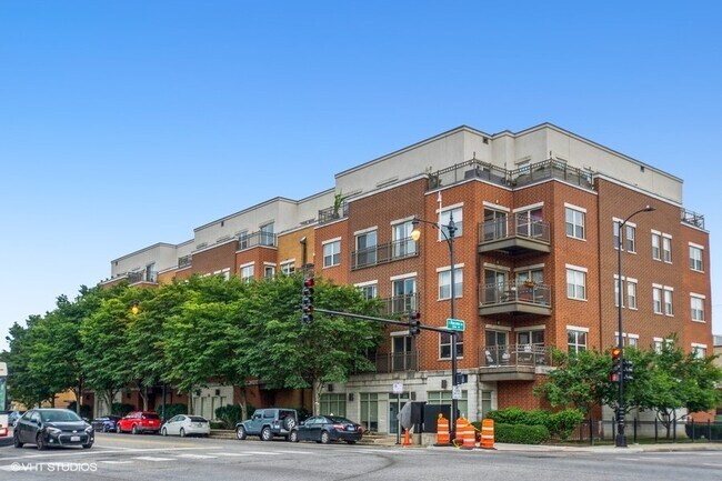 Building Photo - 1155 W Roosevelt Rd