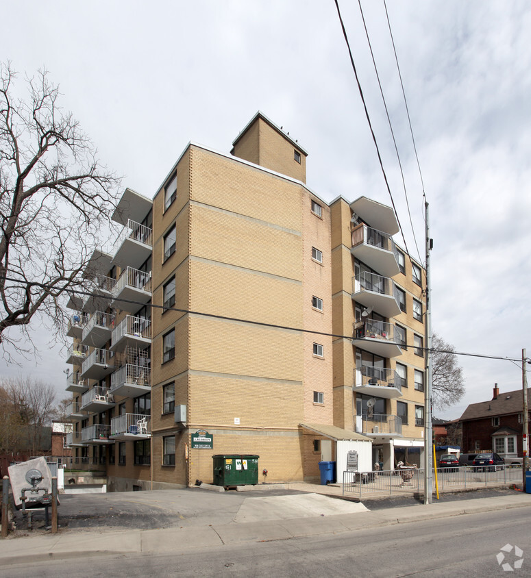 Building Photo - Churchill Towers