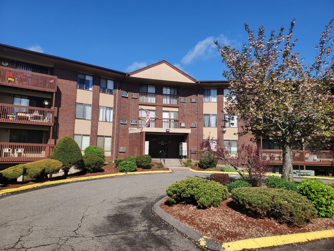 Building Photo - 1317 Cromwell Hills Dr