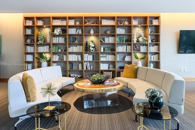 Foto del edificio - 16385 Biscayne Blvd