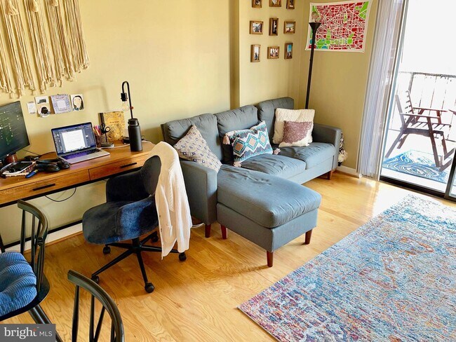 Foto del edificio - 1718 P St NW