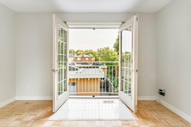 Building Photo - 37 Bristol Av