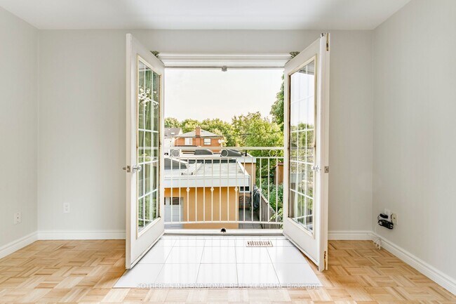 Photo du bâtiment - 37 Bristol Av