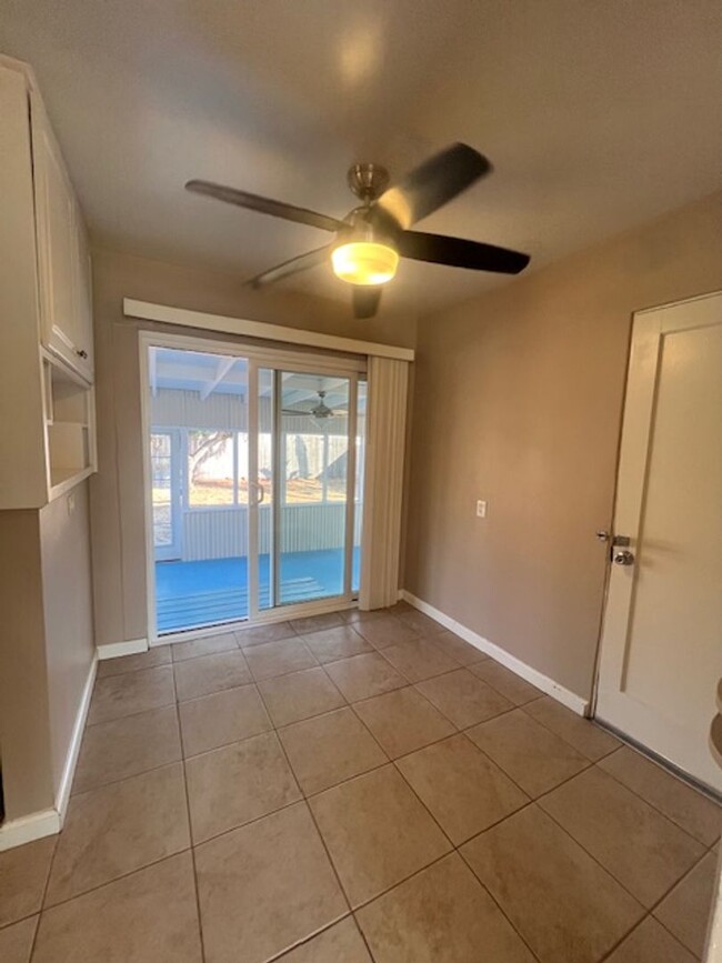 Building Photo - 2 Bedroom 1 Bathroom single story home in ...