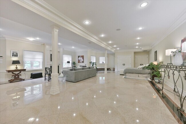 Photo du bâtiment - 50 Old Yonge St