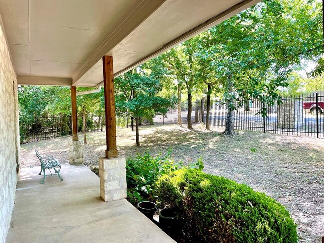 Building Photo - 104 Bermuda Dr