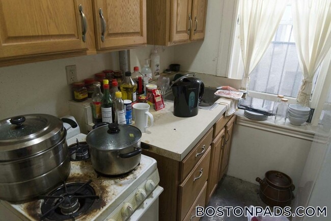 Building Photo - 137 Park Dr