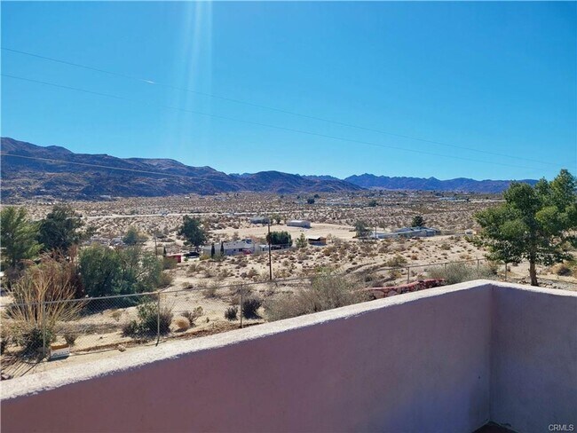 Foto del edificio - This is a must see property with Wow Factor