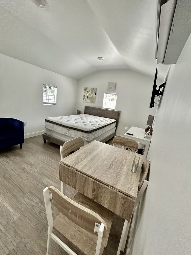 Foto del edificio - 5740 Loop Rd