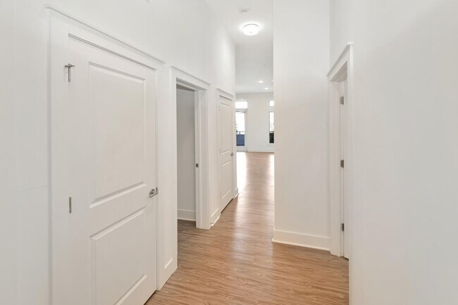 Photo - 101 S Tryon St Apartment