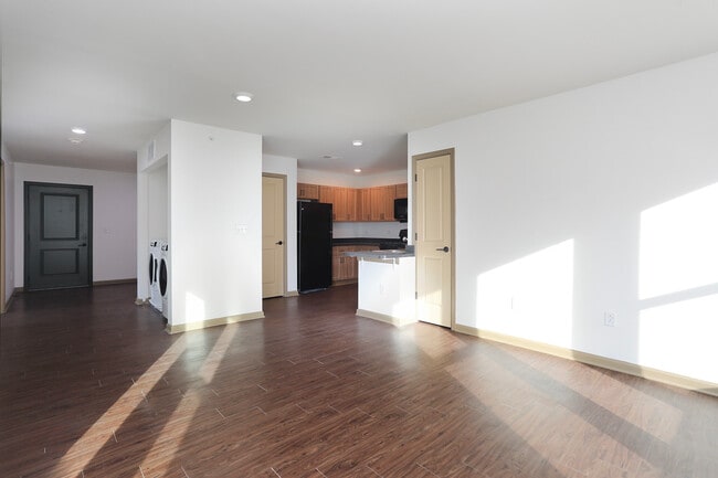 Building Photo - Minnie Hartman