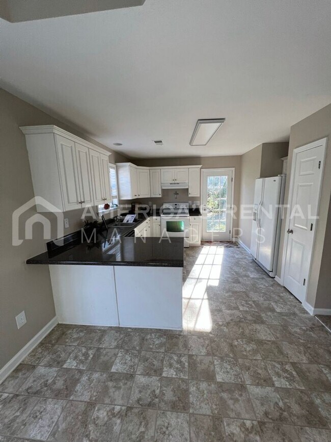 Foto del edificio - 141 Flagstone Ln