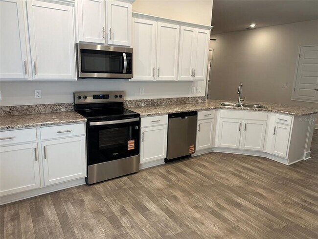 Foto del edificio - 14 Reston Pl