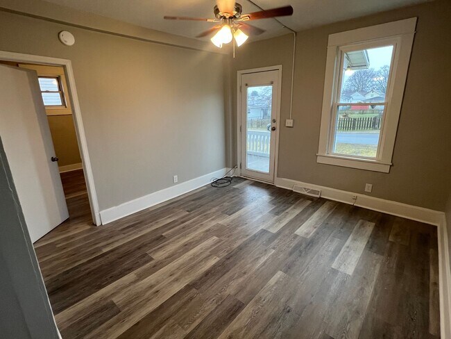 Building Photo - Welcome to 498 Allston!