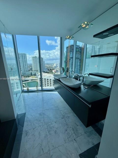 Foto del edificio - 200 Biscayne Blvd Way