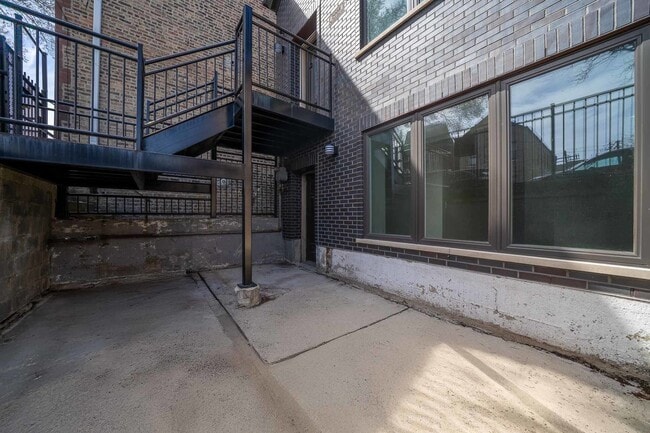 Building Photo - 2008 W Coulter St