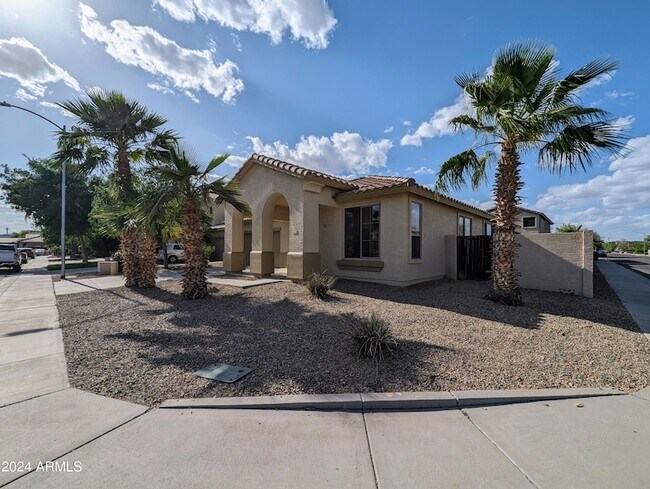 Foto del edificio - 15432 W Tasha Cir