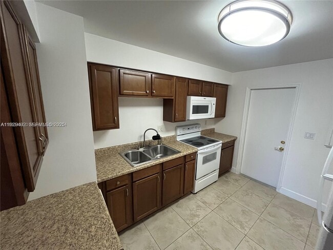 Foto del edificio - 3575 Brokenwoods Dr