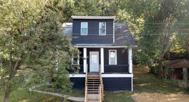 Building Photo - 6320 Sawyer St
