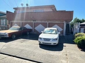 Building Photo - 1614 102nd Ave