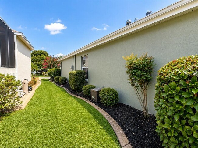 Building Photo - 1211 Cabella Cir