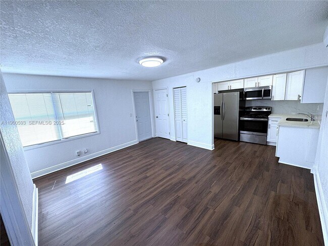 Foto del edificio - 1025 NW 7th Ave