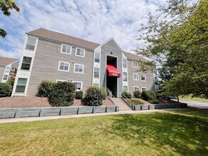 Building Photo - 1470 Seneca Dr