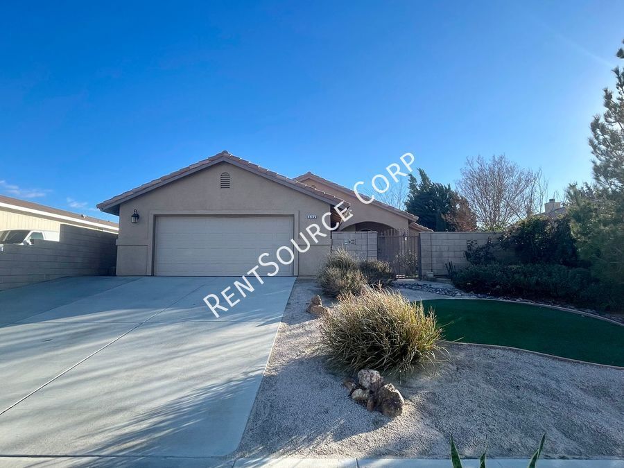 Foto principal - 3242 Poplar St
