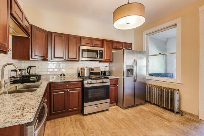 Foto del edificio - 1506 W Thome Ave