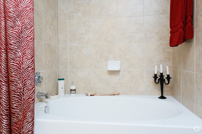 1BR, 1.5BA - A8 - Bathroom - Aston Post Oak