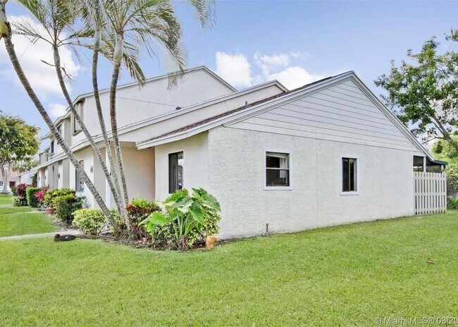 Foto del edificio - 6508 Dockside Cir