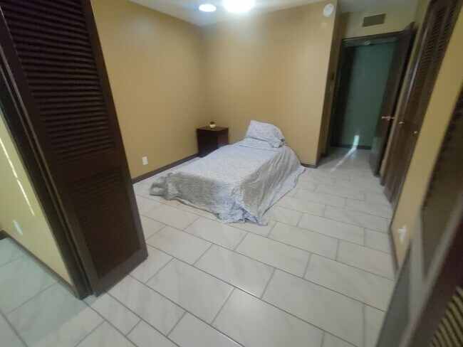 Building Photo - Merced County | Vaishali's Home - Patricia Ln @ Merced