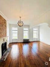 Building Photo - 252 Suydam Ave