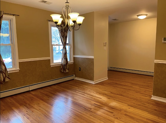 Building Photo - 24 Oak Knoll Dr