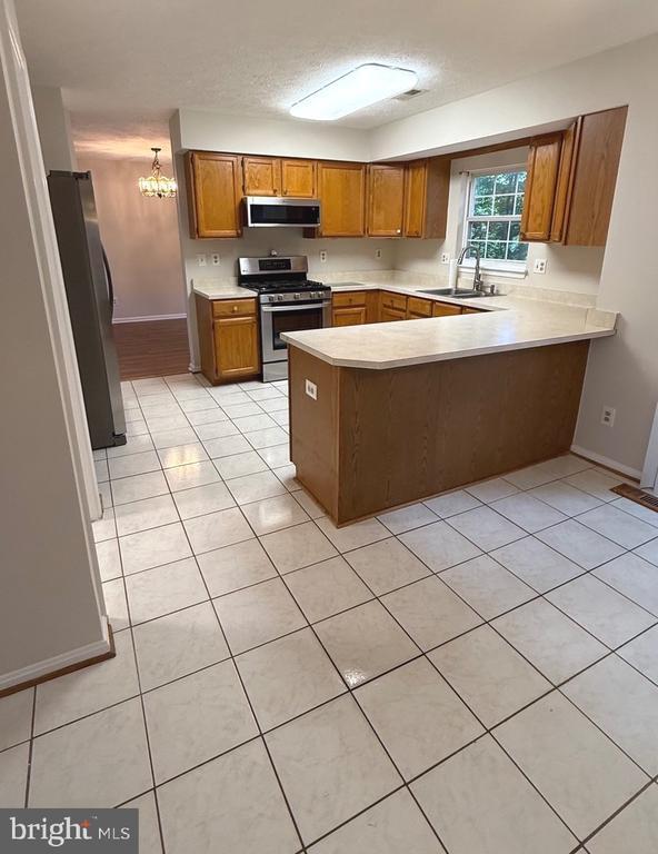 Building Photo - 810 High Plain Dr