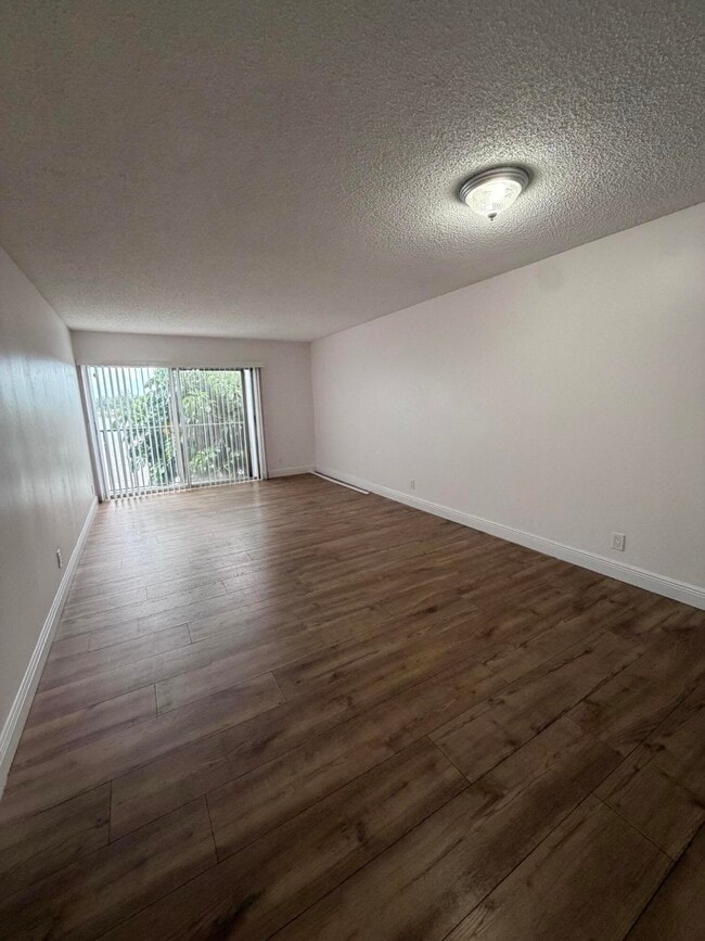 Building Photo - 8720 N Sherman Cir
