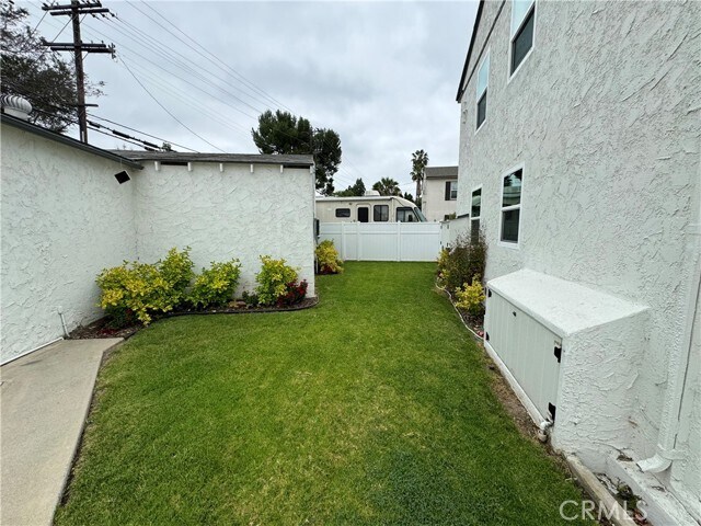 Building Photo - 4458 Linden Ave