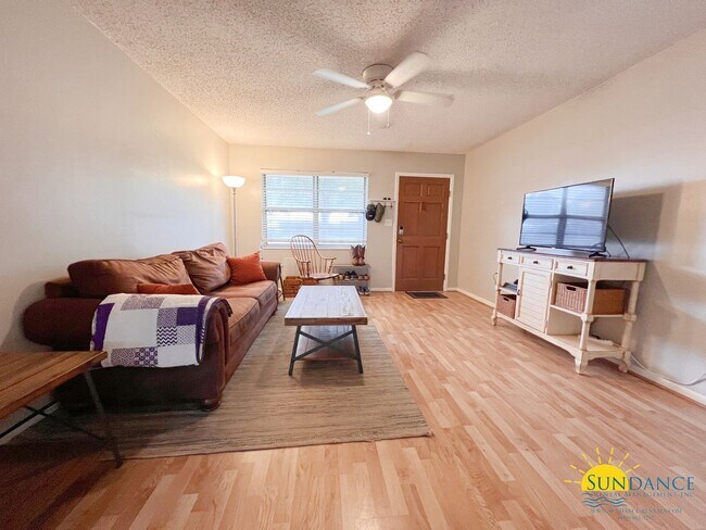 Foto del edificio - Centrally located and renovated Mary Esthe...