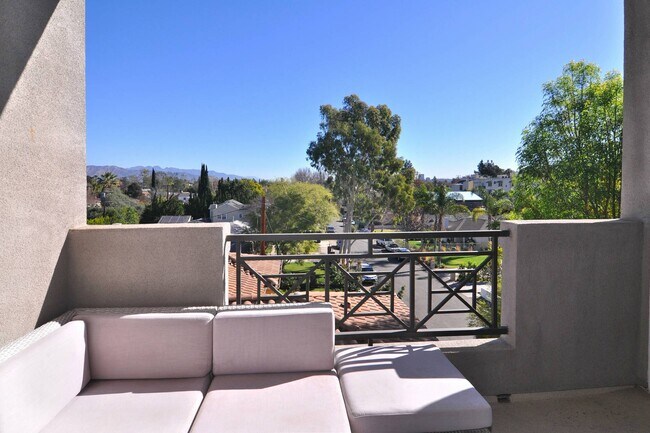 Foto del edificio - 4424 Whitsett Ave