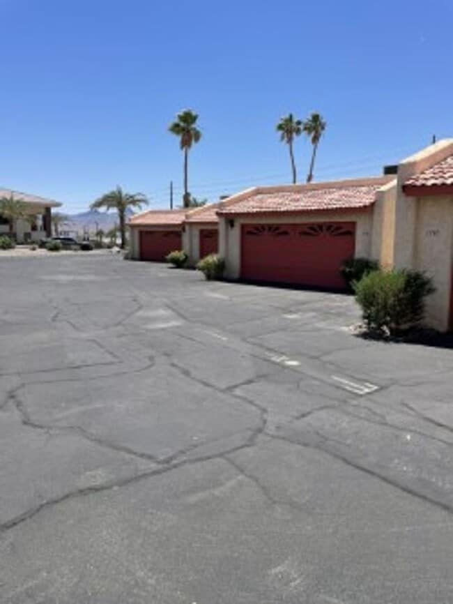 Foto del edificio - NEW LOWER PRICE!  Call for a showing. (928...