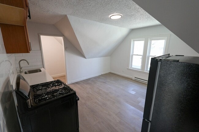 Photo - 8 Colonial Avenue Unit 3 Apartment