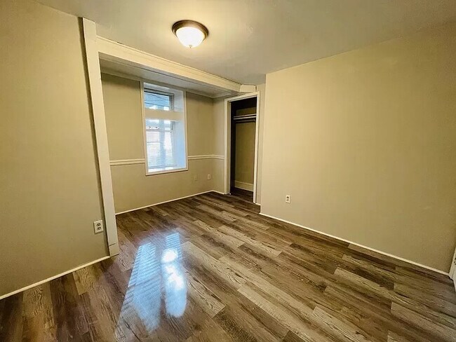 Foto del edificio - Room in Duplex on Heathcliff St