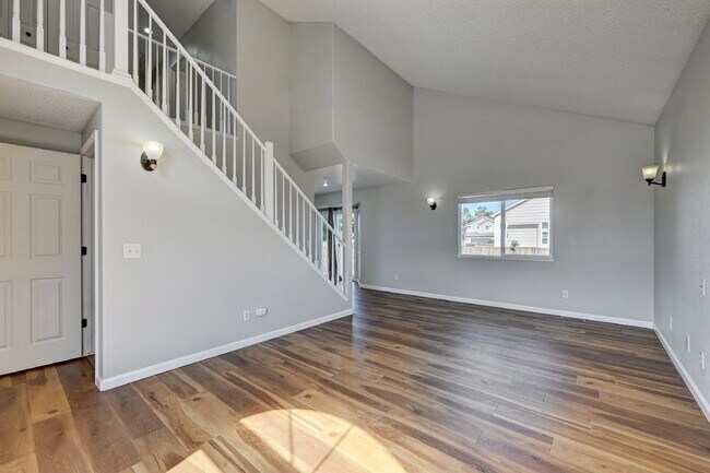 Building Photo - $2,225- 3bed/2bath Home in Fountain with B...