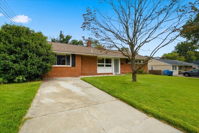 Foto del edificio - Charming 4-Bedroom Springfield Rambler Near Lake Accotink Park