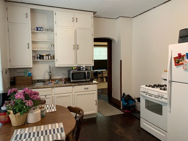 Foto del edificio - 1211 S 71st St
