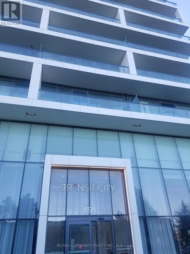 Photo du bâtiment - 898 Portage Pkwy
