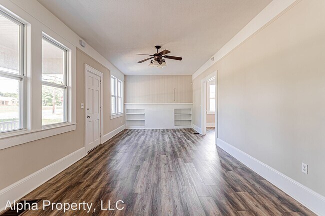 Building Photo - 4 br, 2 bath House - 105 W Main St