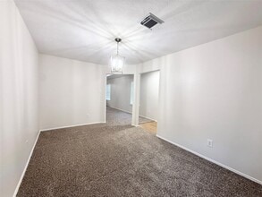 Building Photo - 8803 Danbury Hollow Ln