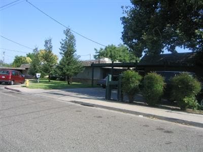 Building Photo - 835-857 Wakefield Rd