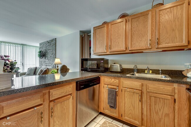 Foto del edificio - 5820 Oakwood Dr